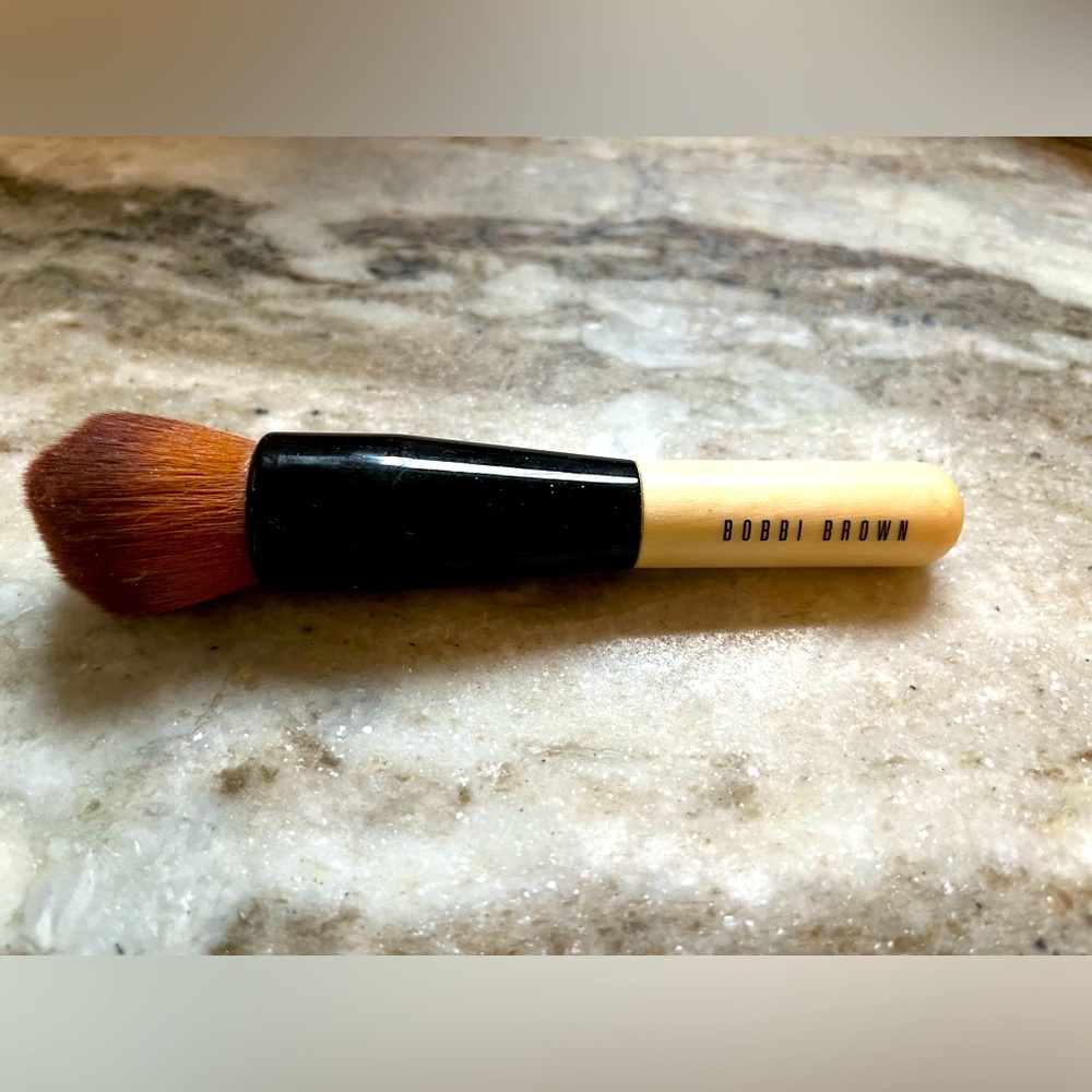 Bobbi Brown Makeup Brush - full coverage